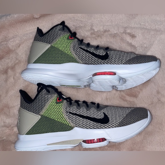 FREE SHIPPING Nike Men's Lebron Witness IV Basketball Shoes Size 14 - Picture 4 of 8